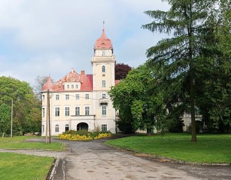 Pałac Dąbrówka Górna